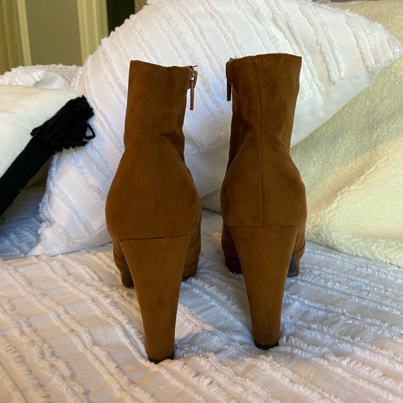 NWOB Mossimo High Heel Faux Suede Ankle Boot - Picture 2 of 7